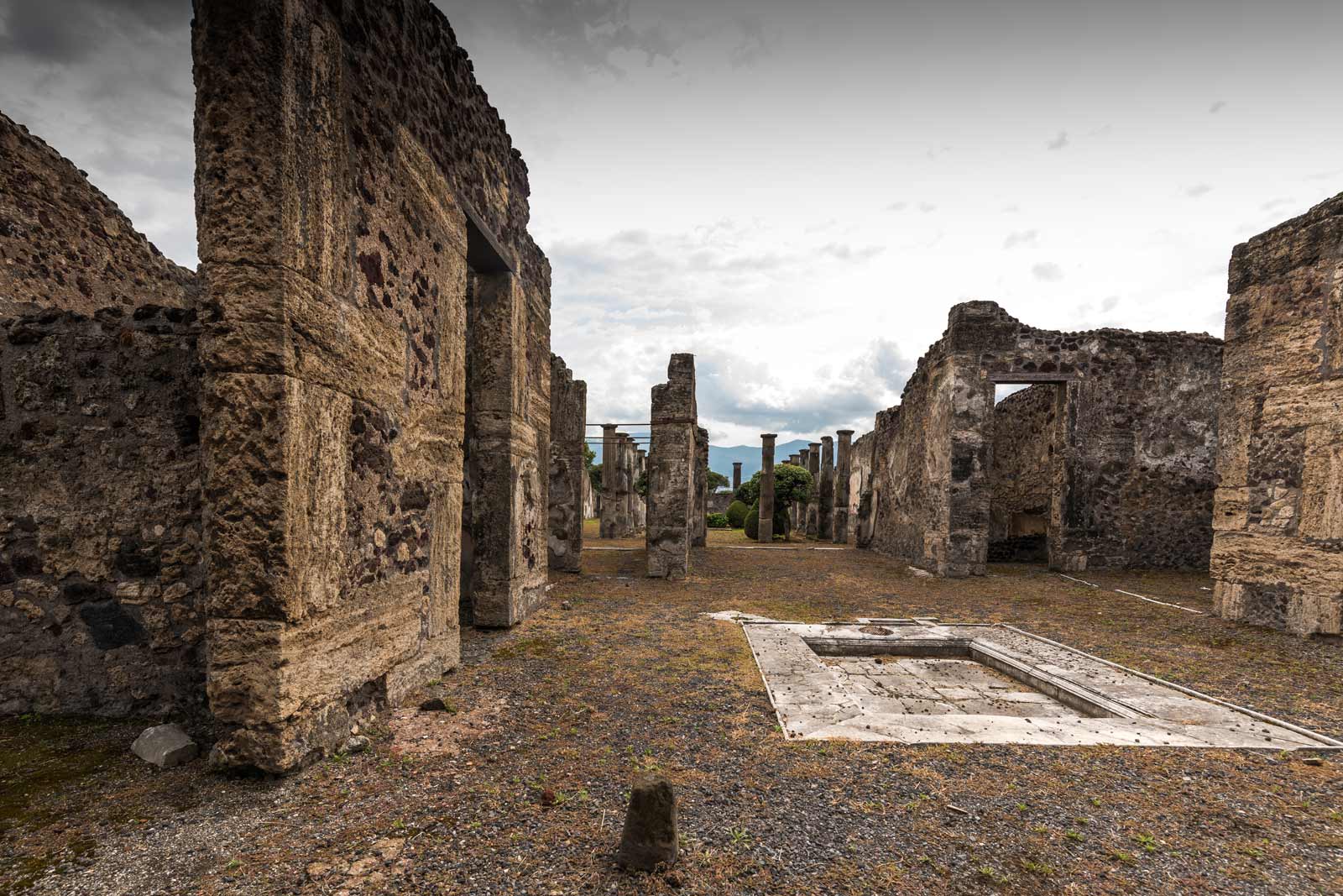 优先入场 — 前往庞贝的往返班车 — 罗马出发 12 小时独立一日游 + 导游讲