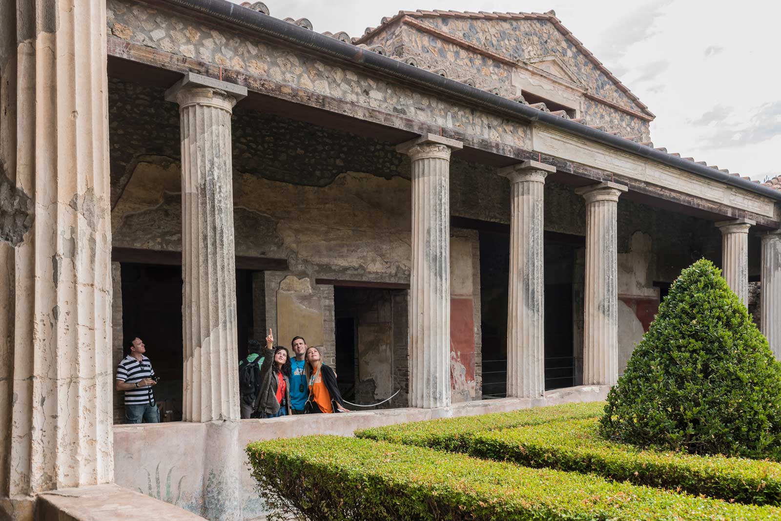 优先入场 — 前往庞贝的往返班车 — 罗马出发 12 小时独立一日游 + 导游讲