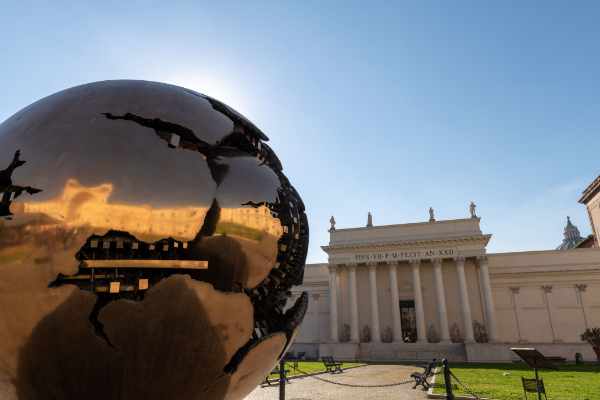 Besuchen Sie eines der meistbesuchte Reiseziele in Rom, Italien, und der Welt - die Vatikanischen Museen und die Sixtinische Kapelle.