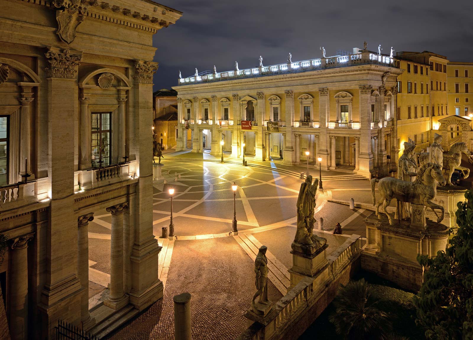 Paseo Nocturno Por Roma Coliseo Foro Romano Piazza Venezia Fontana