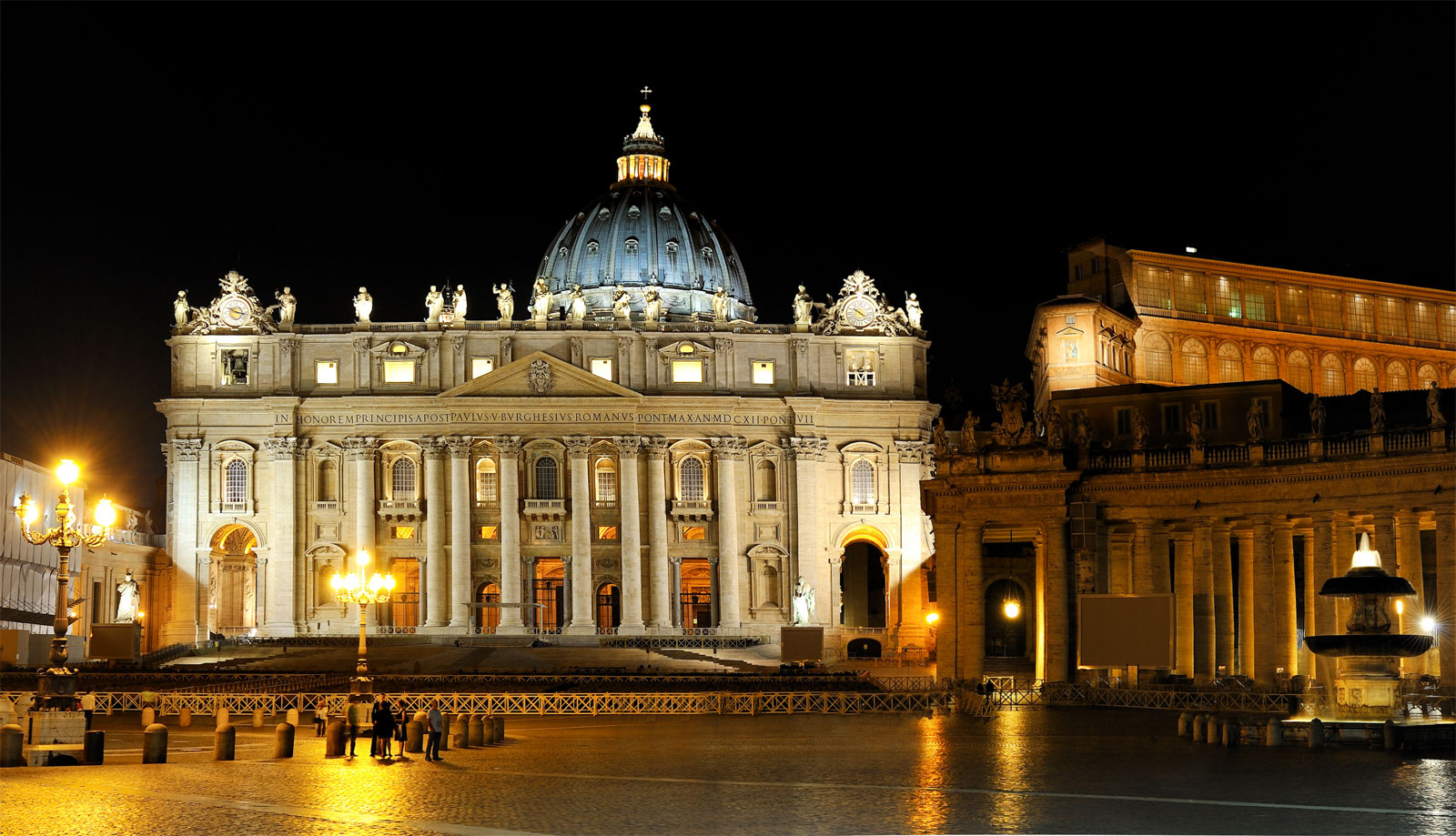 梵蒂冈城夜间徒步�