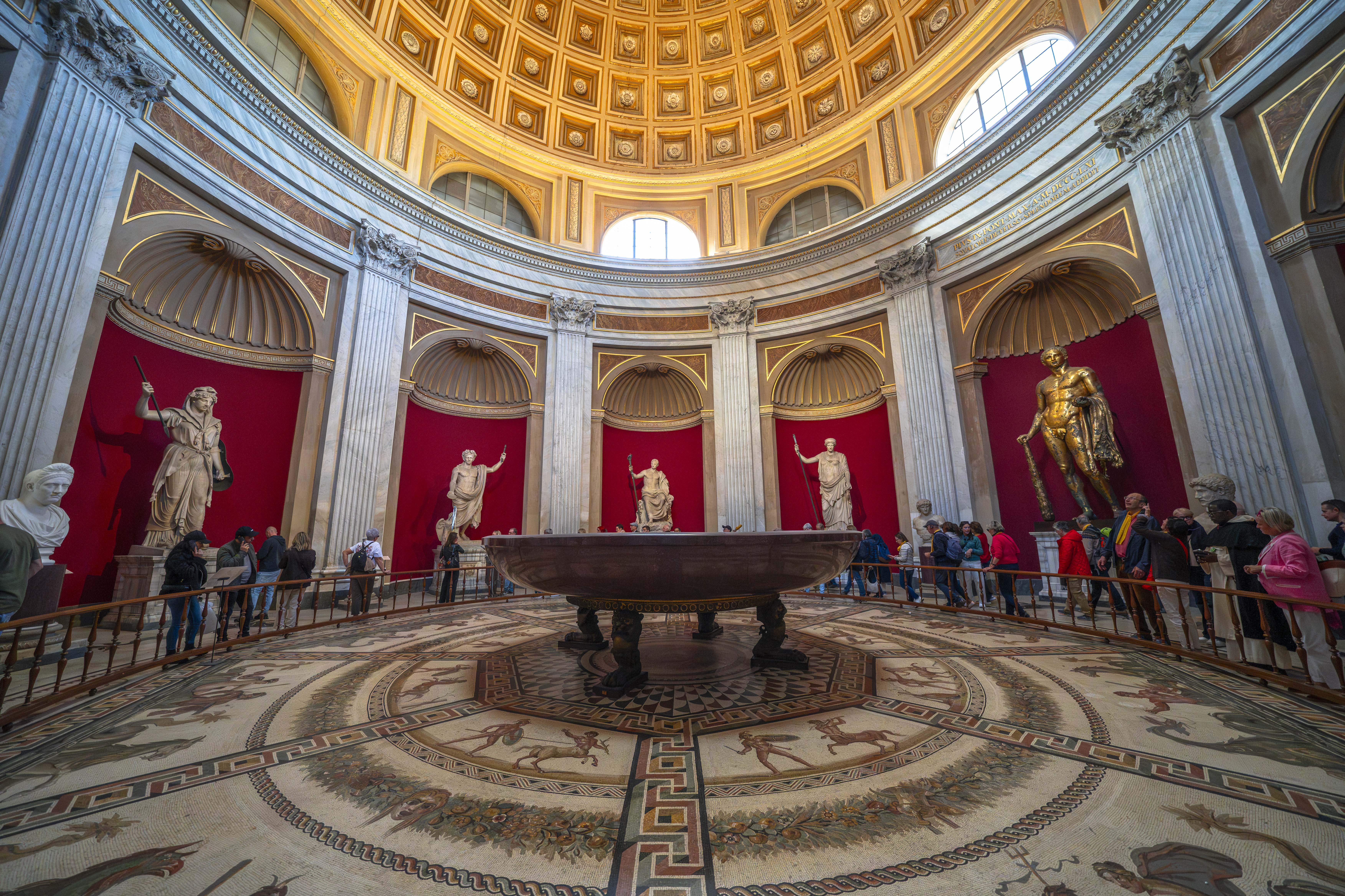 Tour completo del Vaticano salta-la-fila: Musei Vaticani, Cappella Sistina e Basilica di San Pietro.